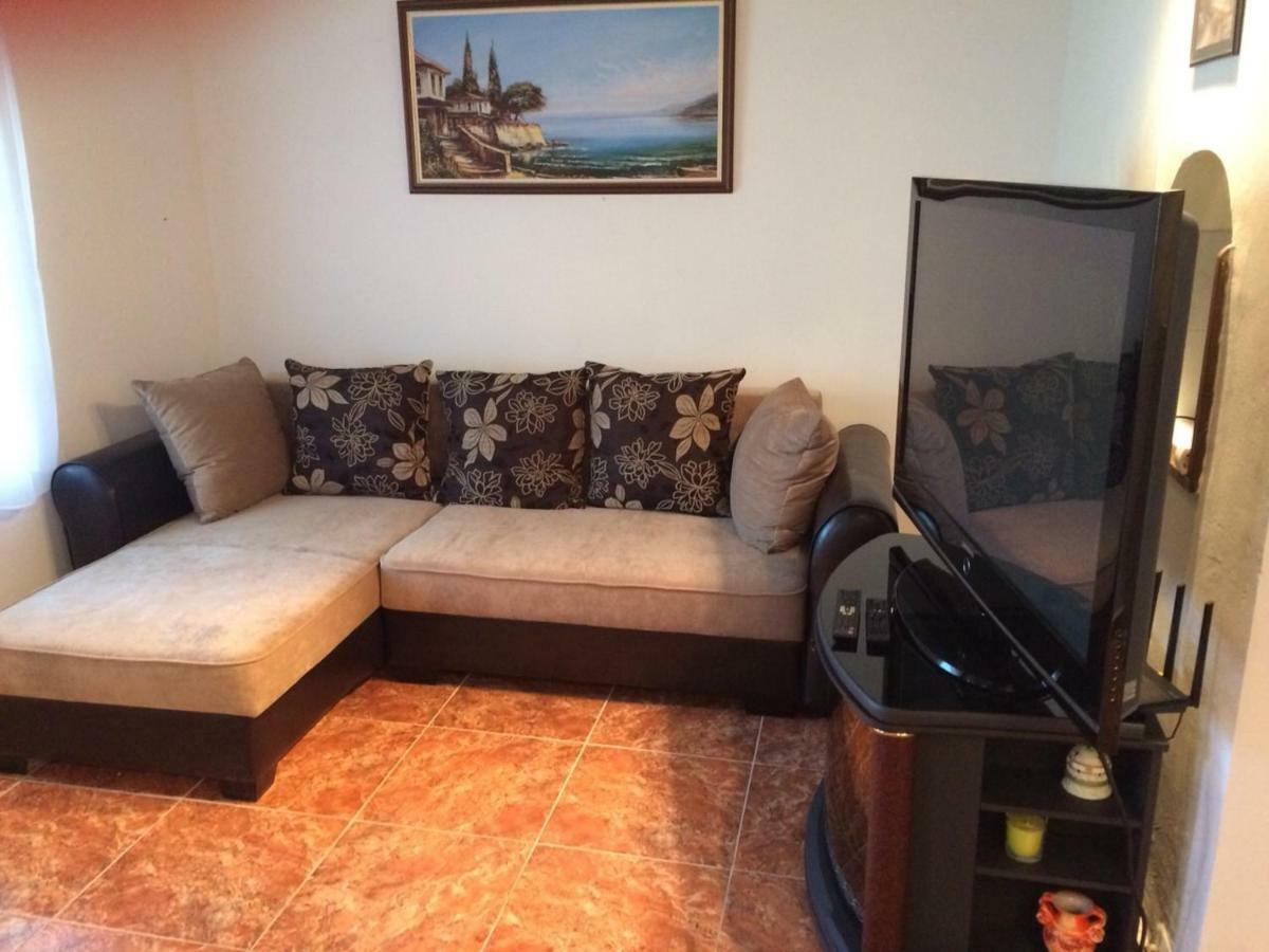Julianna Apartmanhaz Balatonlelle Exterior foto